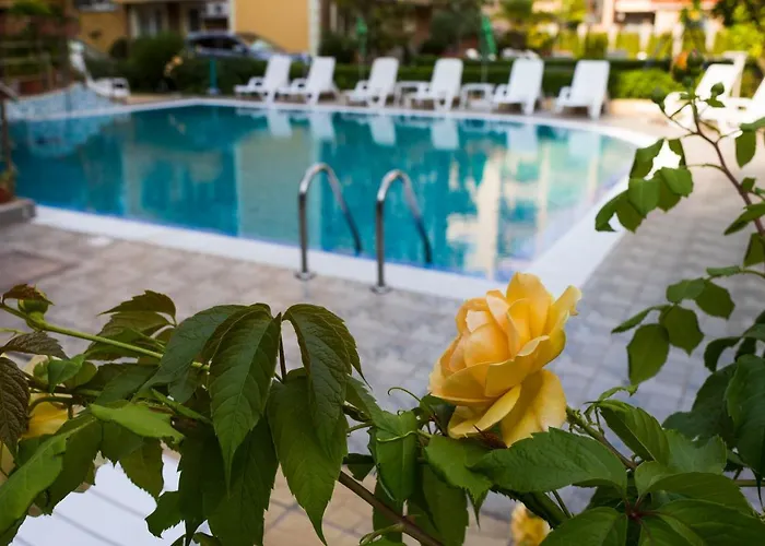 Apart-hotel Aquaria 4*