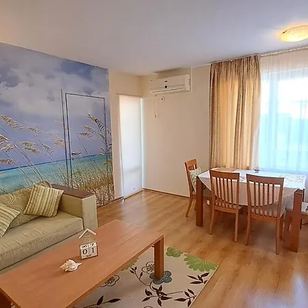 Aquaria Aparthotel 4*